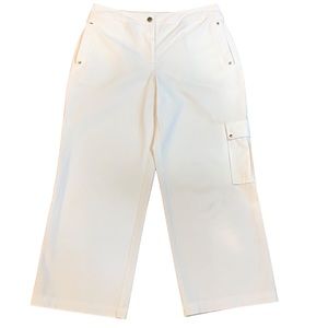 Chico’s White Cargo Pants Zenergy Stretchy Cropped Summer Light Travel Beach